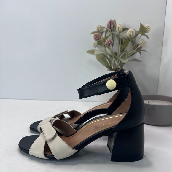 Vionic Salinas Supportive Orthotic Heeled Sandals Black Cream Women 7 Tried On - Picture 3 of 10